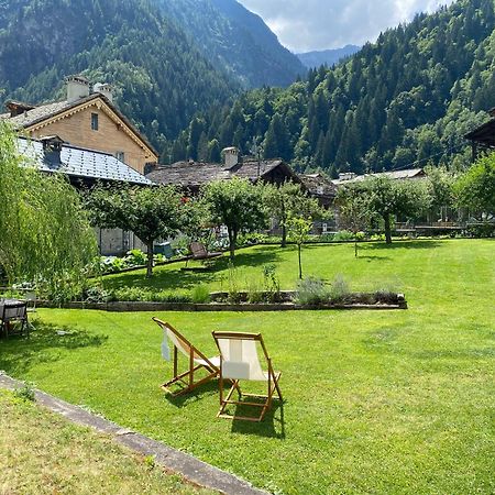 L'Aria Di Casa Bed and Breakfast Alagna Exteriör bild