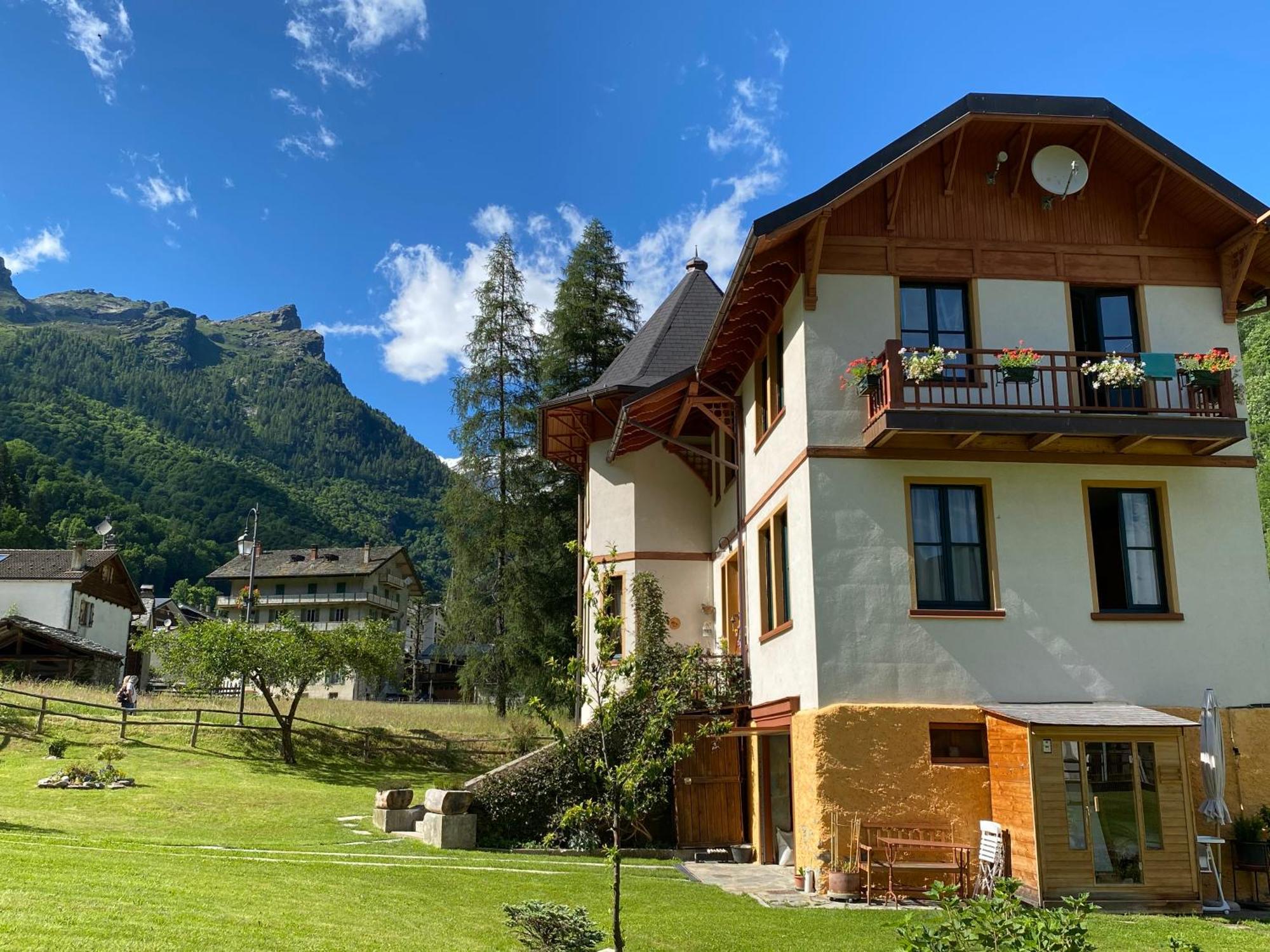 L'Aria Di Casa Bed and Breakfast Alagna Exteriör bild